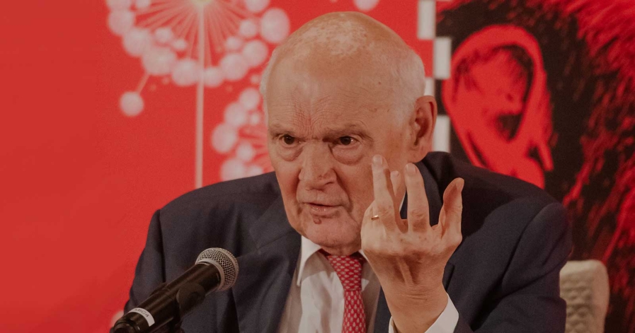 Vivere per performare intristisce l’esistenza: un’alternativa all’odierno paradigma prestazionale.